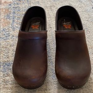 Brown Dansko XP